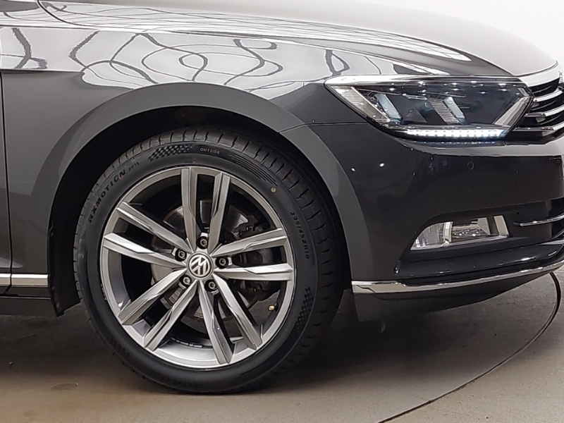 Used Volkswagen Passat 2018 for sale - 76947620: Photo 9