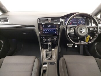 Used Volkswagen Golf 2018 for sale - 77889657: Photo