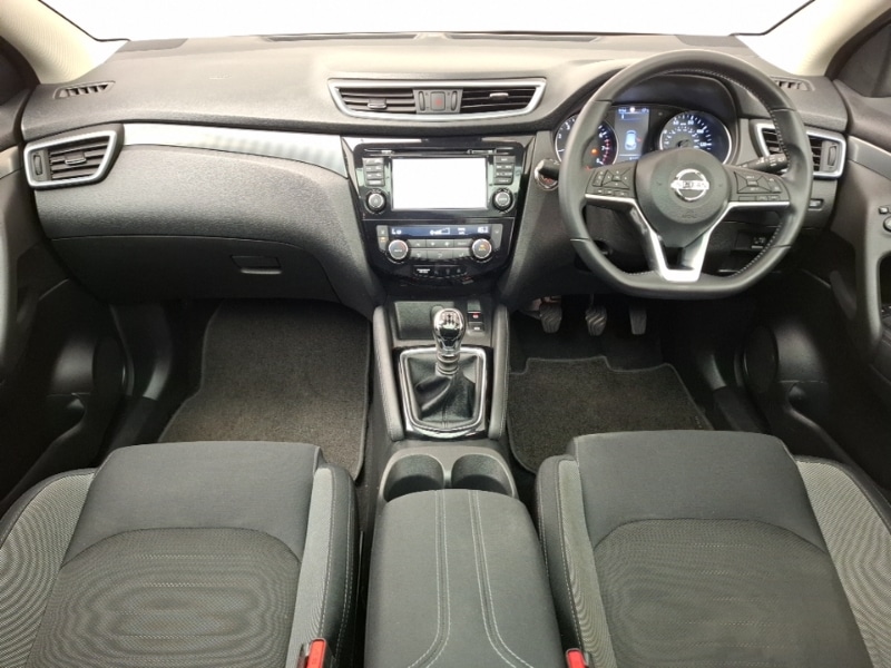 Used Nissan Qashqai 2017 for sale - 76144784: Photo 2