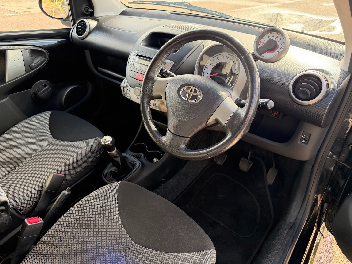 Used Toyota AYGO 2012 for sale - 77837236: Photo 20