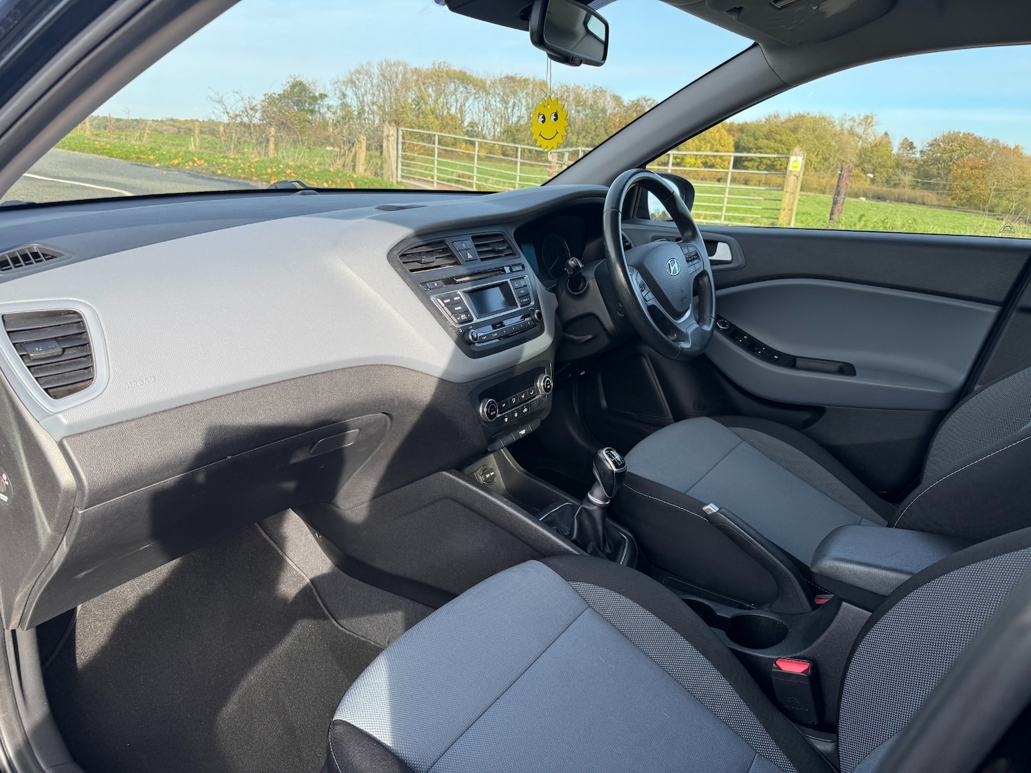 Used Hyundai i20 2015 for sale - 76921976: Photo 25