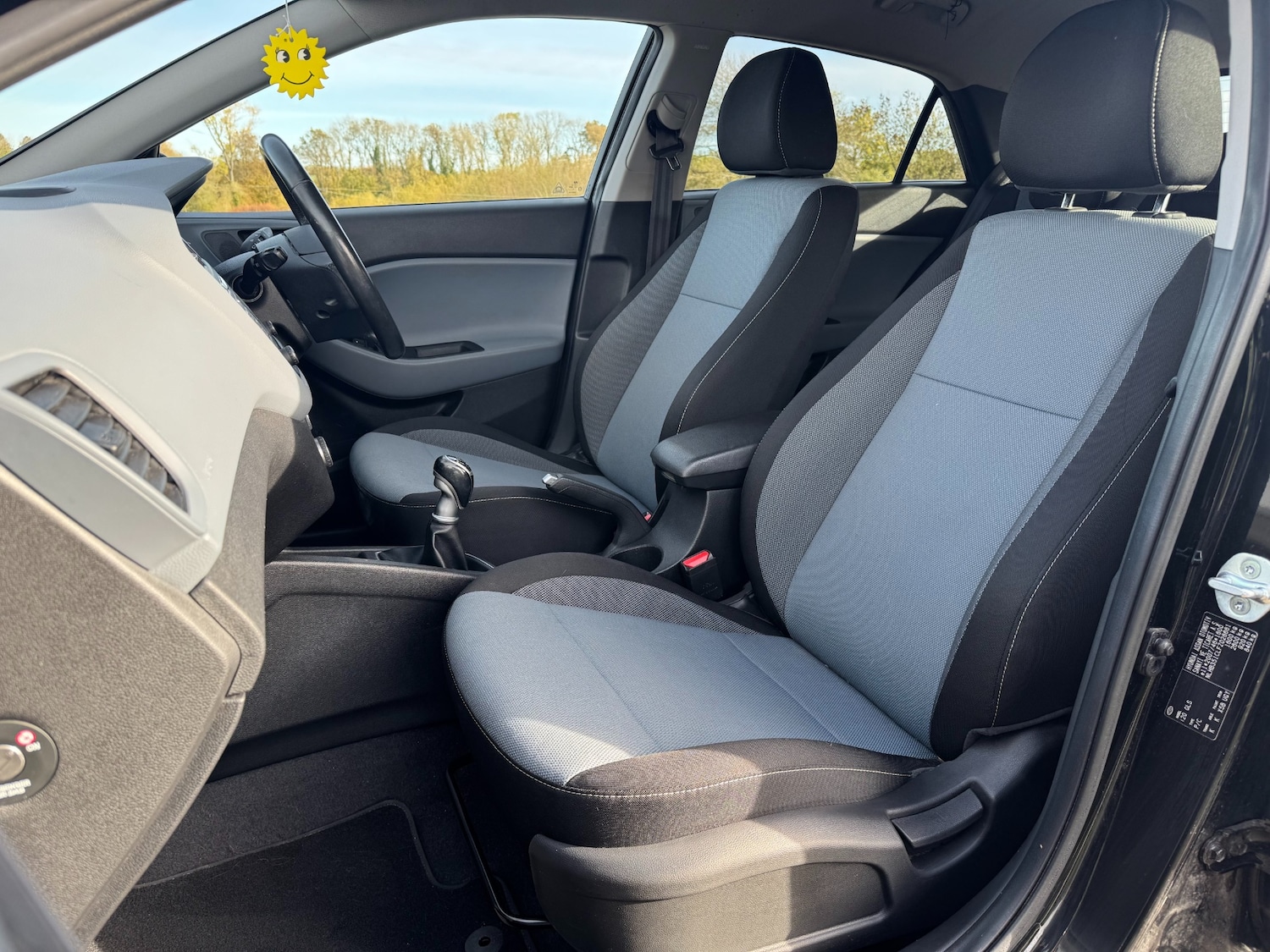 Used Hyundai i20 2015 for sale - 76921976: Photo 27