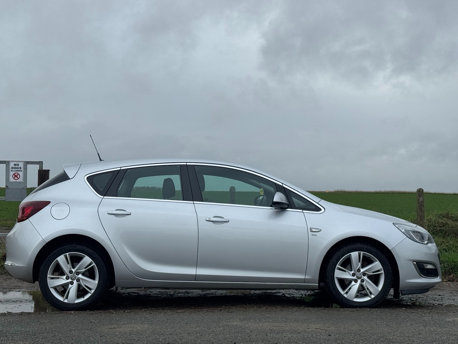 Used Vauxhall Astra 2013 for sale - 76533936: Photo 12