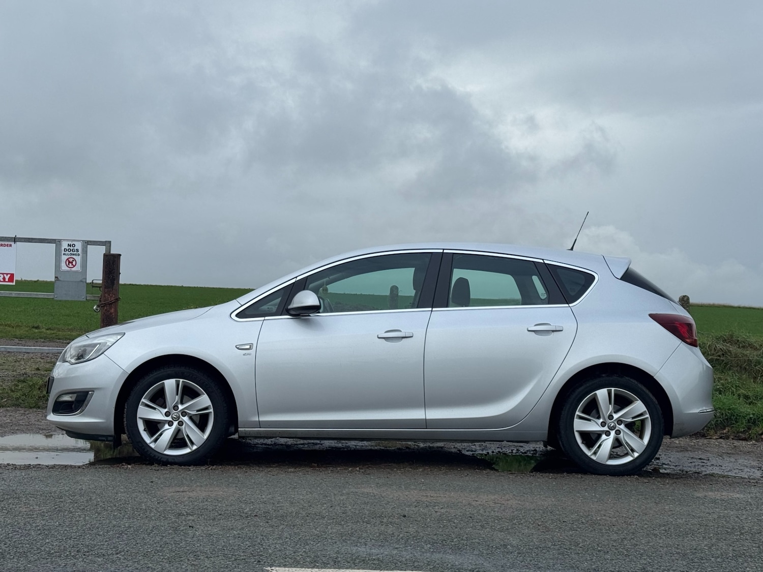 Used Vauxhall Astra 2013 for sale - 76533936: Photo 16