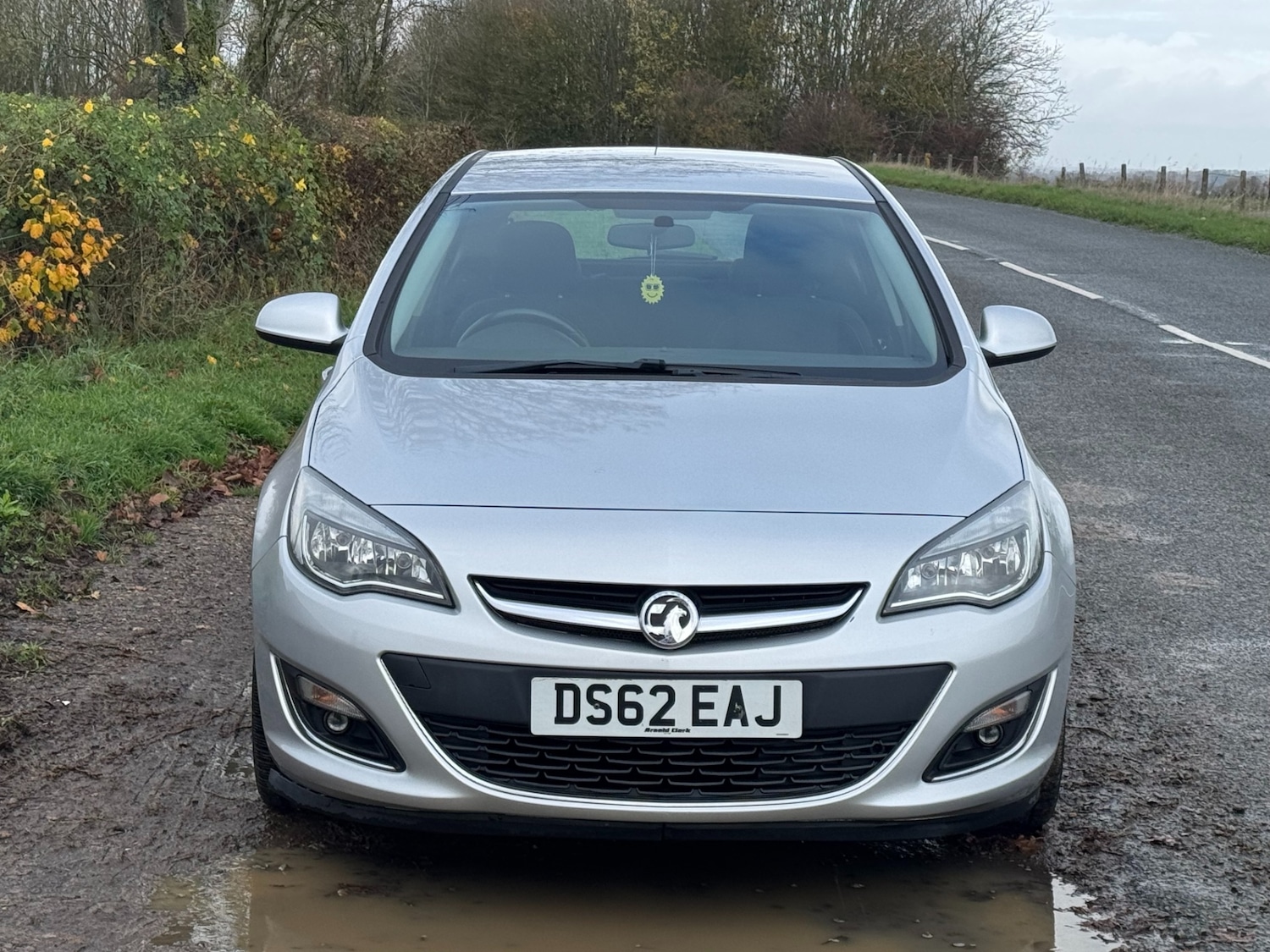 Used Vauxhall Astra 2013 for sale - 76533936: Photo 2