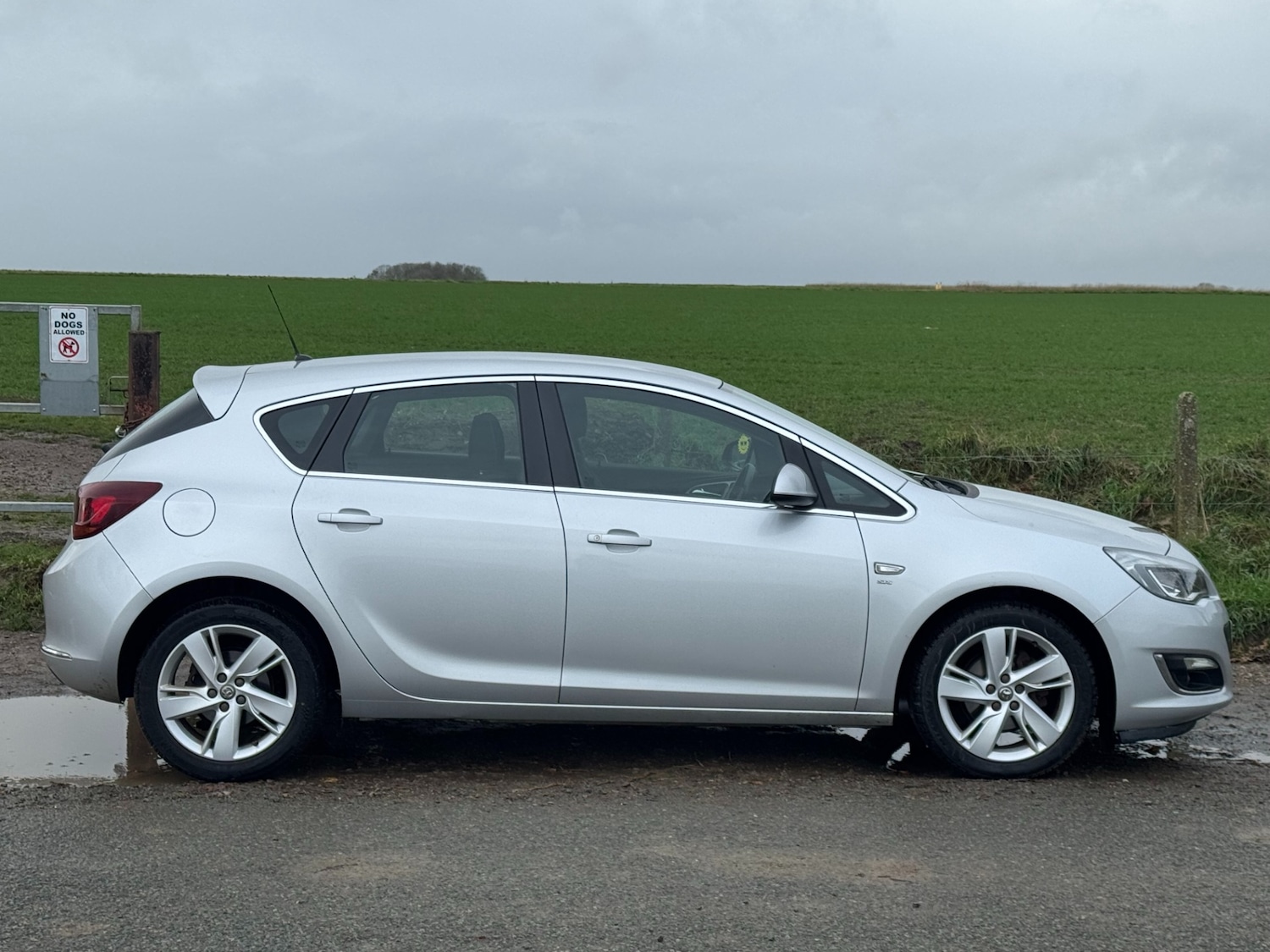 Used Vauxhall Astra 2013 for sale - 76533936: Photo 4