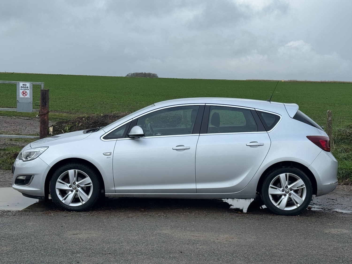 Used Vauxhall Astra 2013 for sale - 76533936: Photo 8