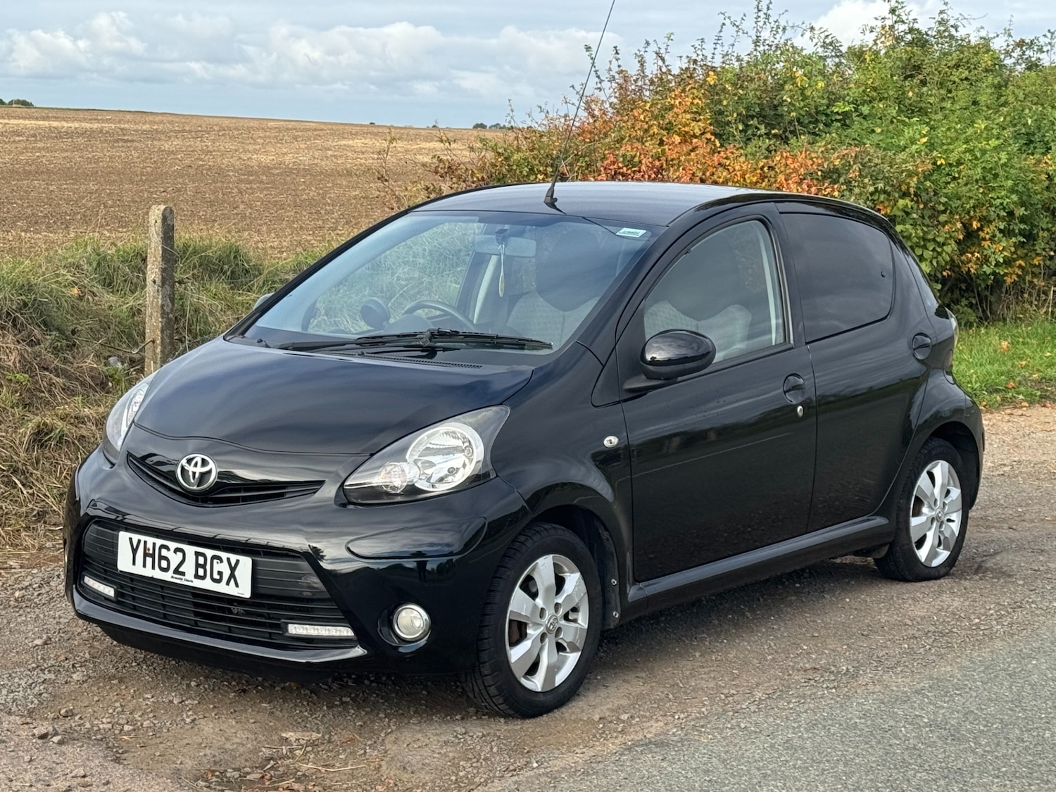 Used Toyota AYGO 2012 for sale - 76376433: Photo 1