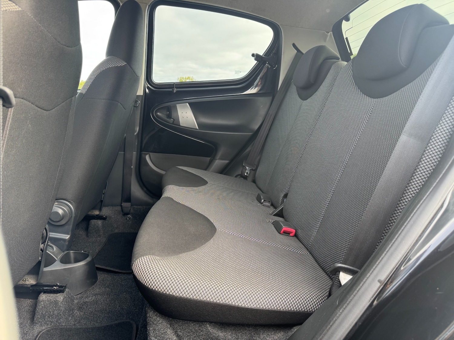 Used Toyota AYGO 2012 for sale - 76376433: Photo 28