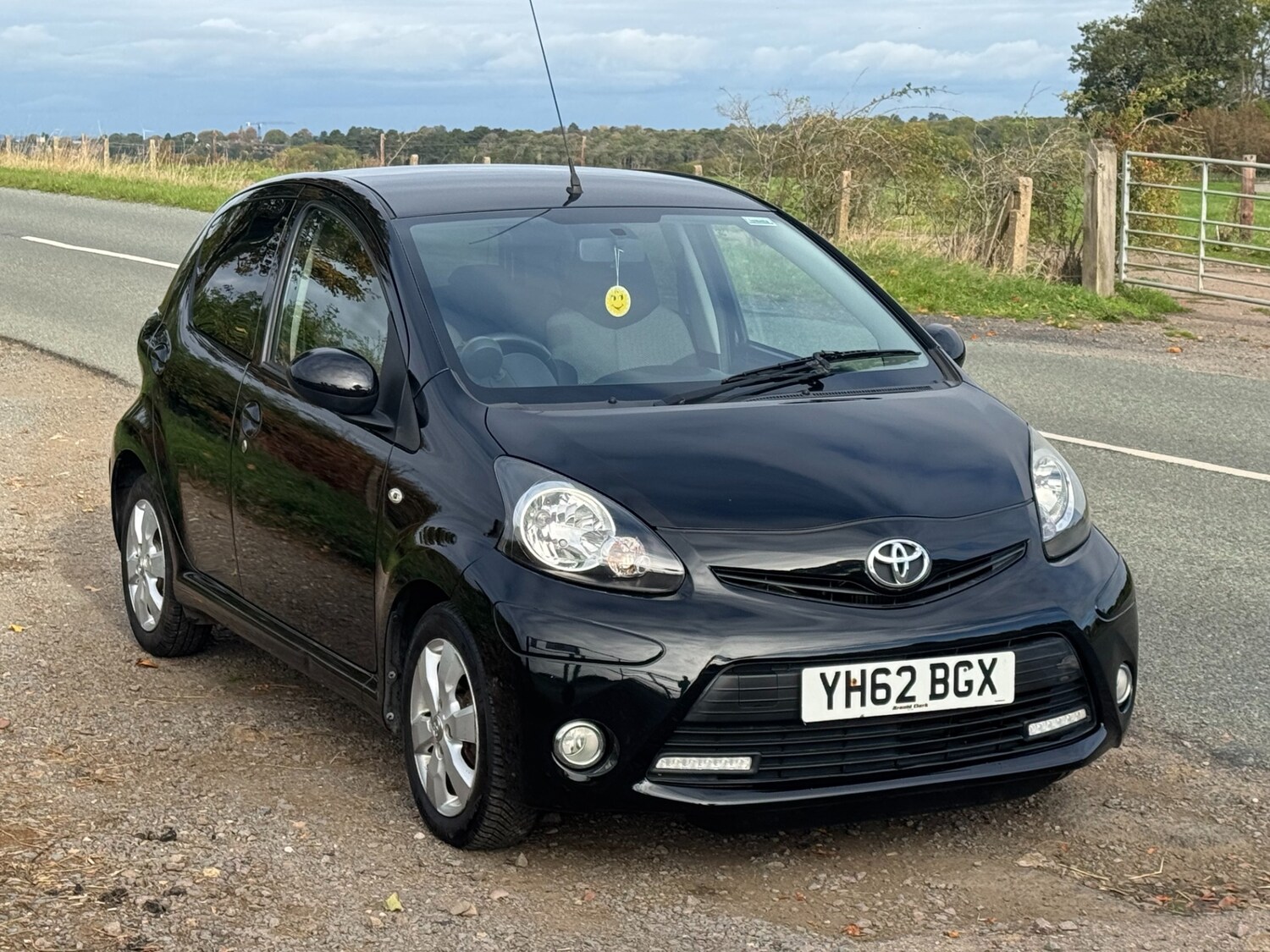 Used Toyota AYGO 2012 for sale - 76376433: Photo 3