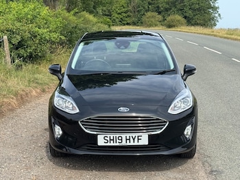 Used Ford Fiesta 2019 for sale - 74982100: Photo