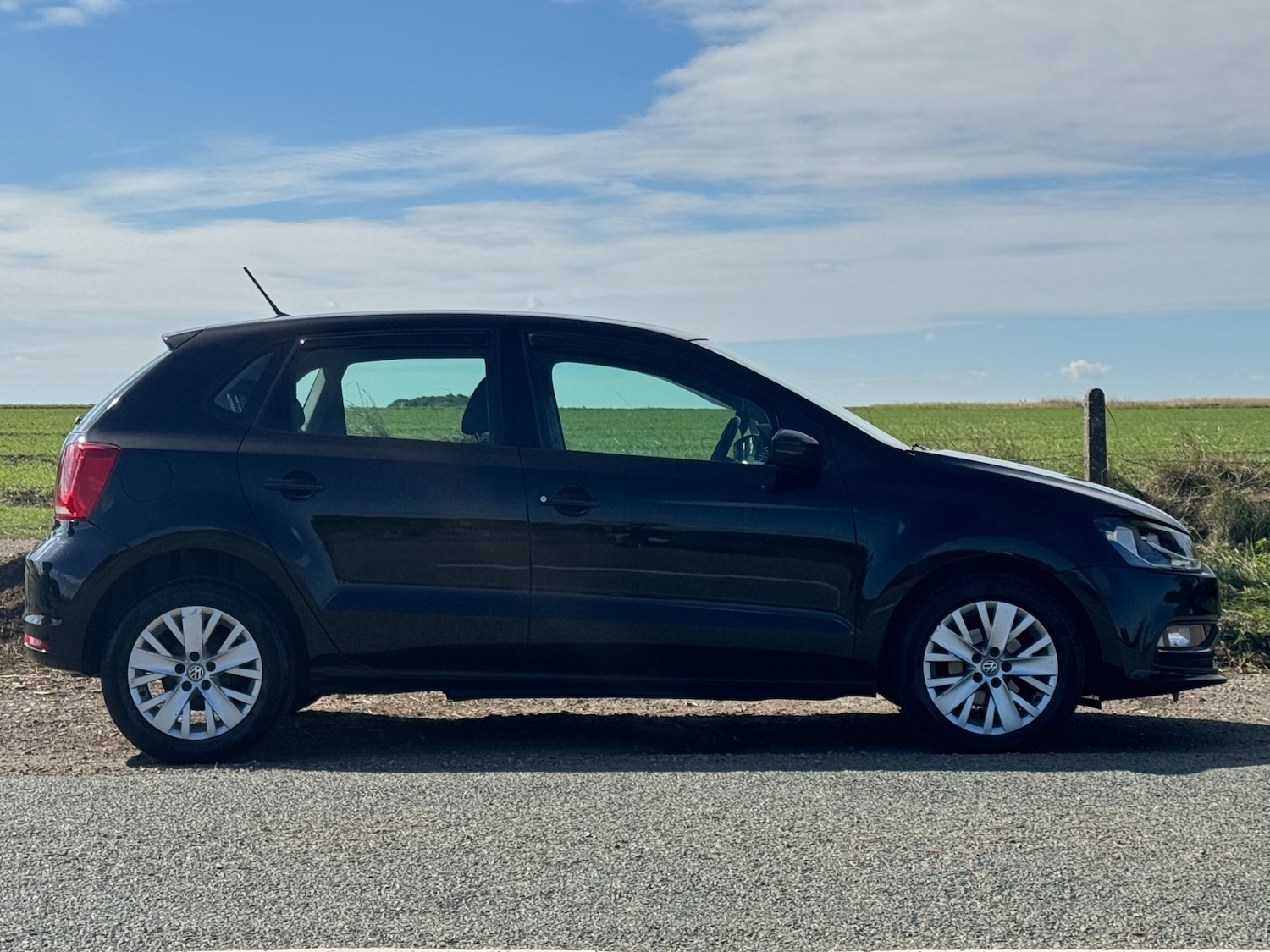 Used Volkswagen Polo 2015 for sale - 76092178: Photo 12