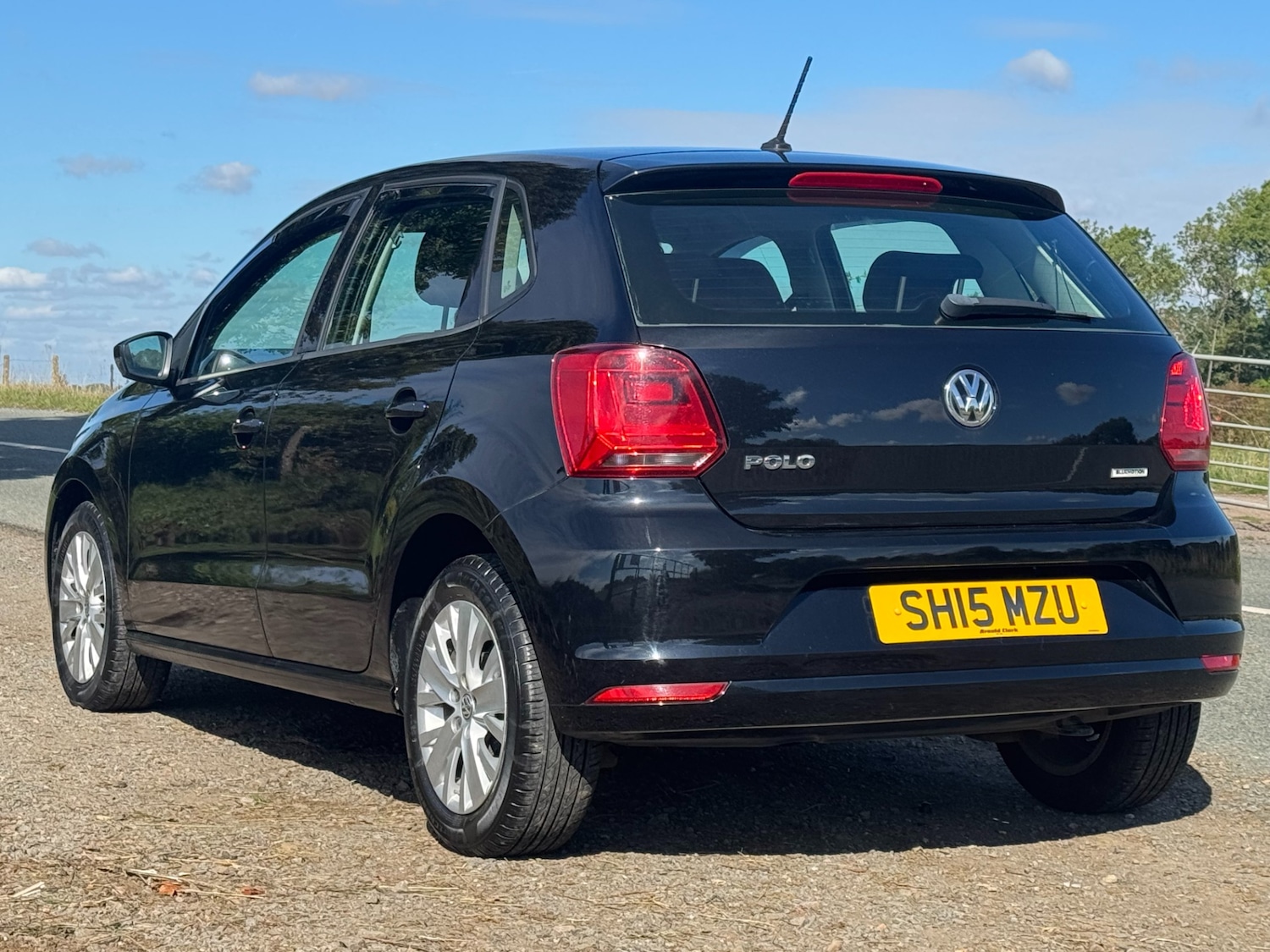 Used Volkswagen Polo 2015 for sale - 76092178: Photo 15