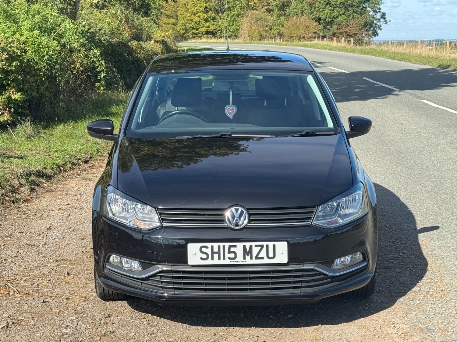 Used Volkswagen Polo 2015 for sale - 76092178: Photo 2