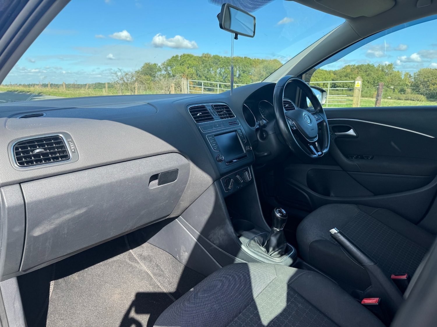 Used Volkswagen Polo 2015 for sale - 76092178: Photo 23