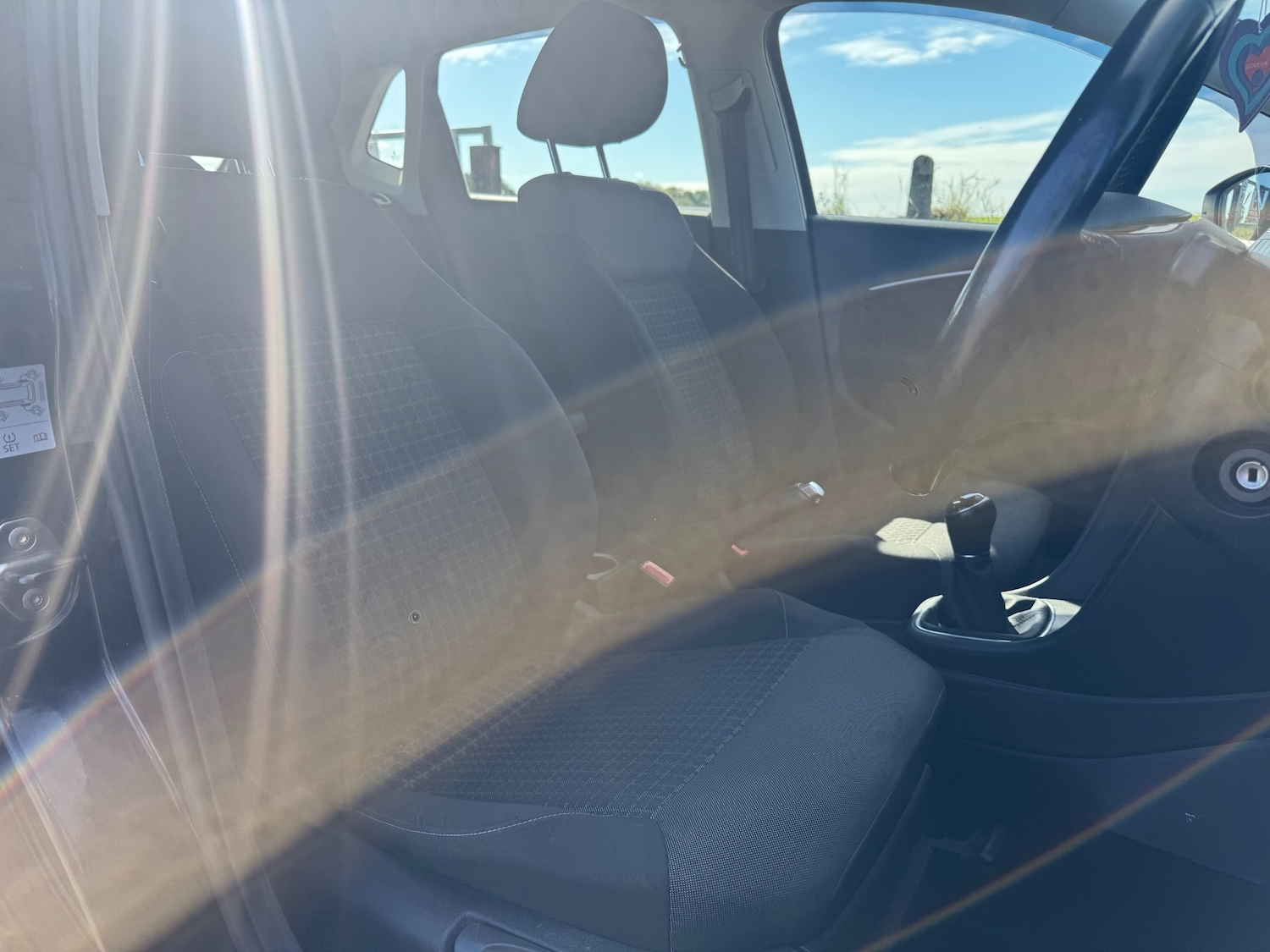 Used Volkswagen Polo 2015 for sale - 76092178: Photo 25