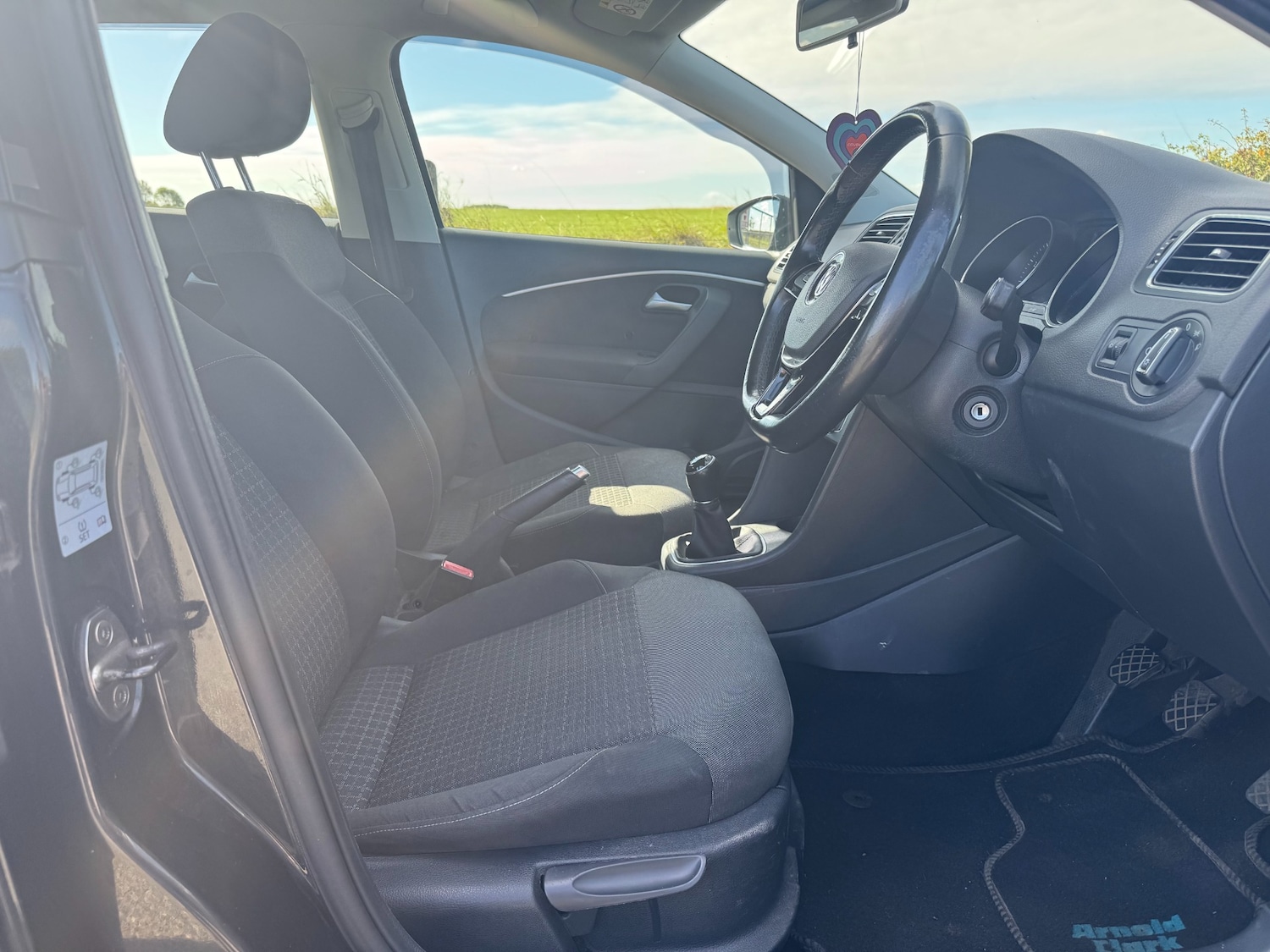 Used Volkswagen Polo 2015 for sale - 76092178: Photo 26