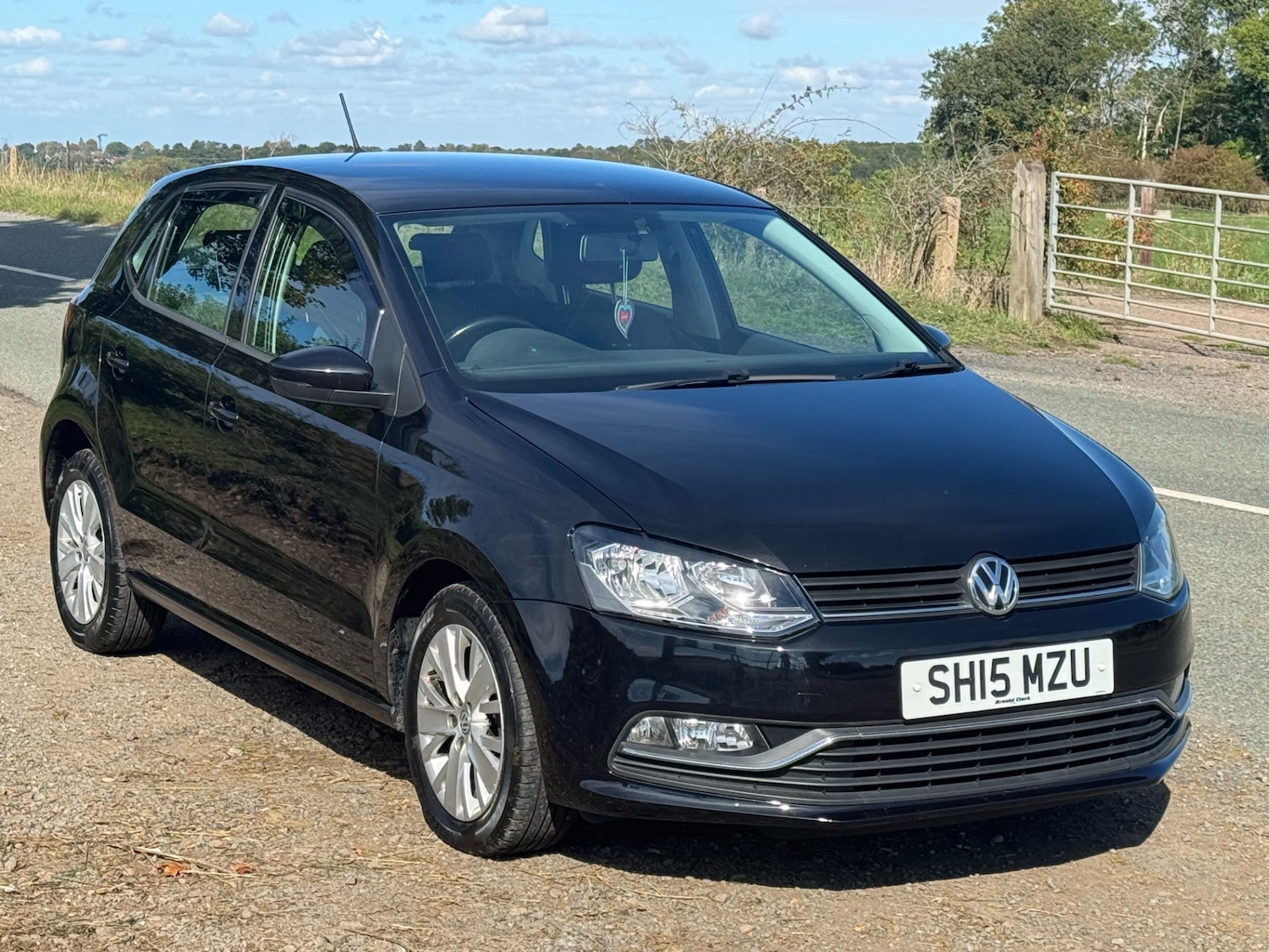 Used Volkswagen Polo 2015 for sale - 76092178: Photo 3
