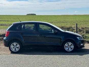 Used Volkswagen Polo 2015 for sale - 76092178: Photo
