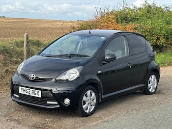 2012 (62) - 1.0 VVT-i Fire 5dr