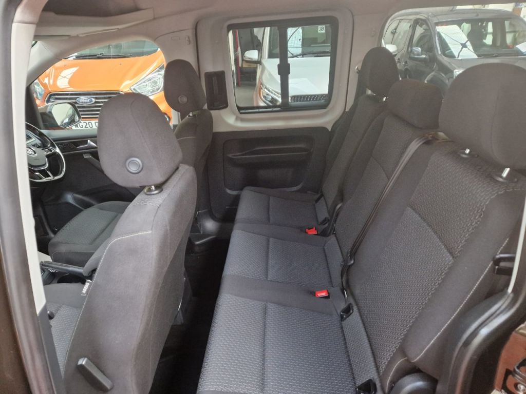 Used Volkswagen Caddy Maxi Life 2016 for sale - 77679898: Photo 10