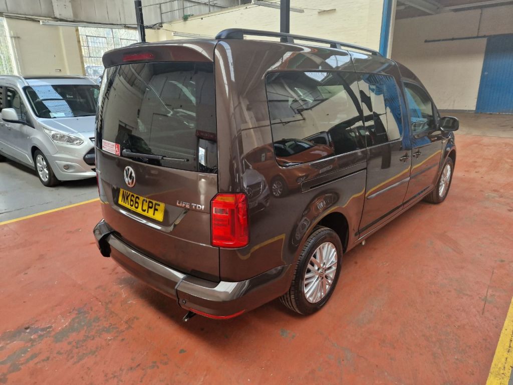 Used Volkswagen Caddy Maxi Life 2016 for sale - 77679898: Photo 17