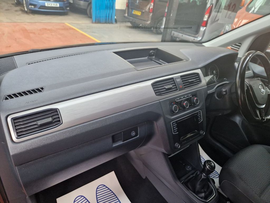 Used Volkswagen Caddy Maxi Life 2016 for sale - 77679898: Photo 8