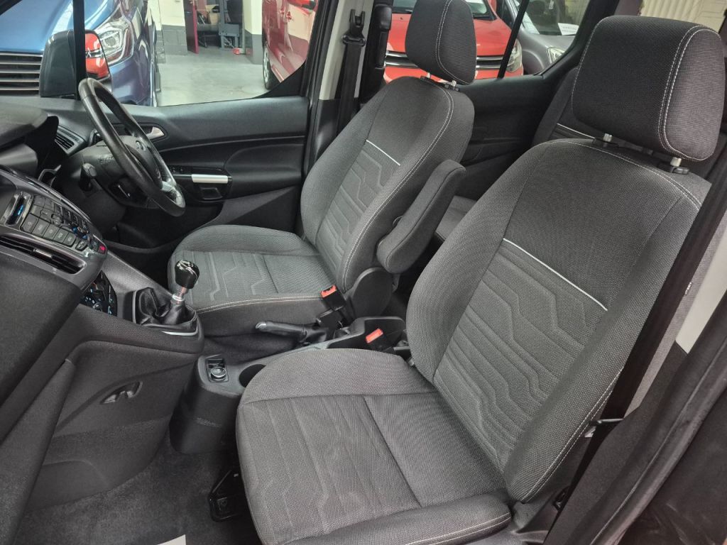 Used Ford Grand Tourneo Connect 2017 for sale - 76205835: Photo 10
