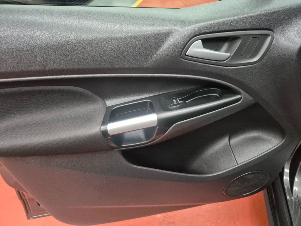 Used Ford Grand Tourneo Connect 2017 for sale - 76205835: Photo 12