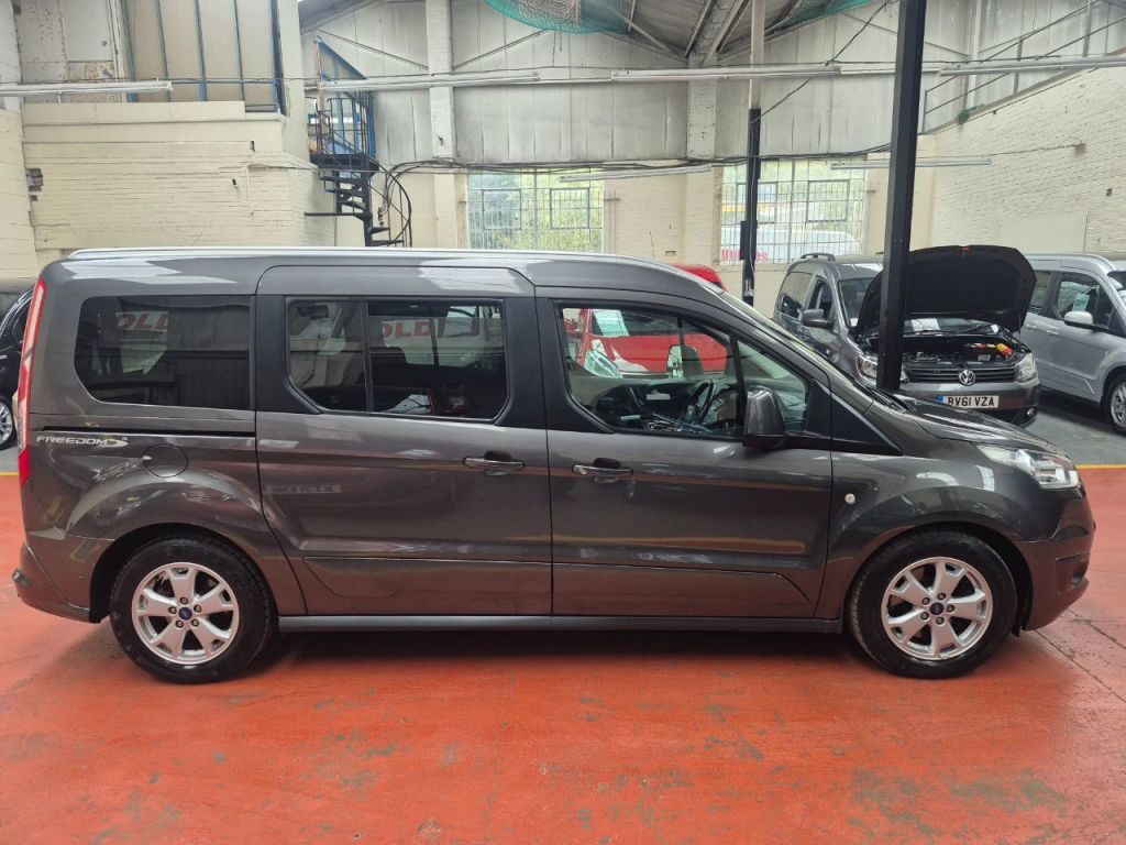 Used Ford Grand Tourneo Connect 2017 for sale - 76205835: Photo 13