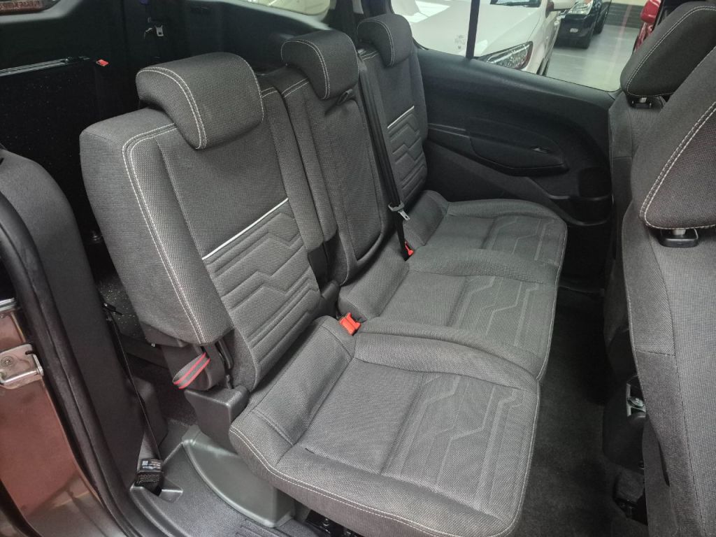 Used Ford Grand Tourneo Connect 2017 for sale - 76205835: Photo 15