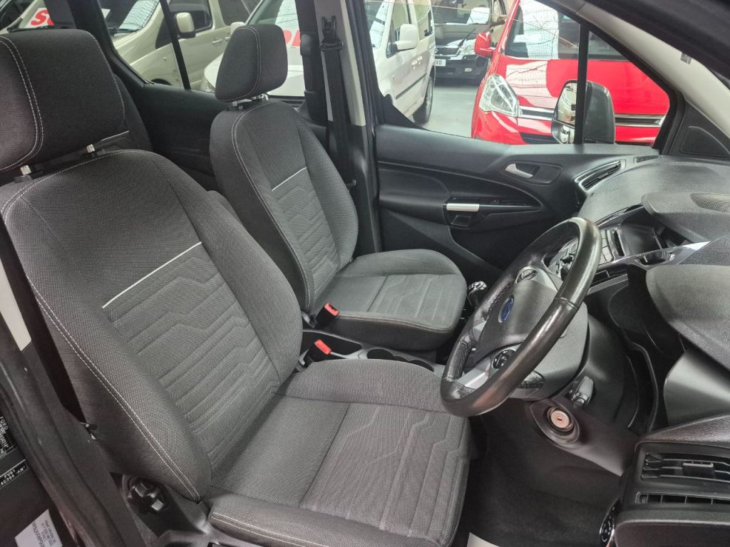Used Ford Grand Tourneo Connect 2017 for sale - 76205835: Photo 16