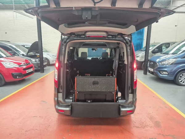 Used Ford Grand Tourneo Connect 2017 for sale - 76205835: Photo 23