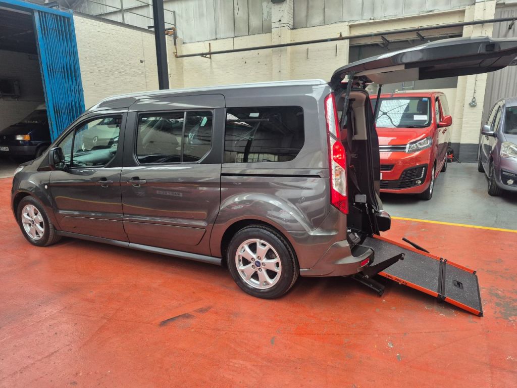 Used Ford Grand Tourneo Connect 2017 for sale - 76205835: Photo 29