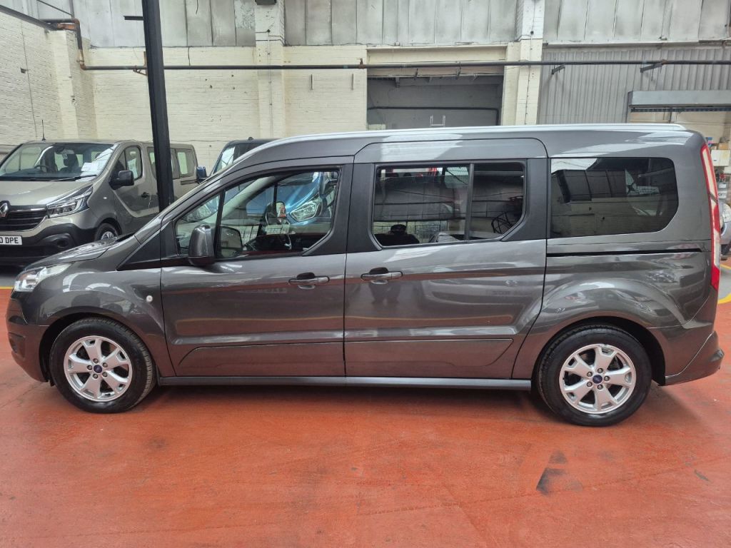 Used Ford Grand Tourneo Connect 2017 for sale - 76205835: Photo 7