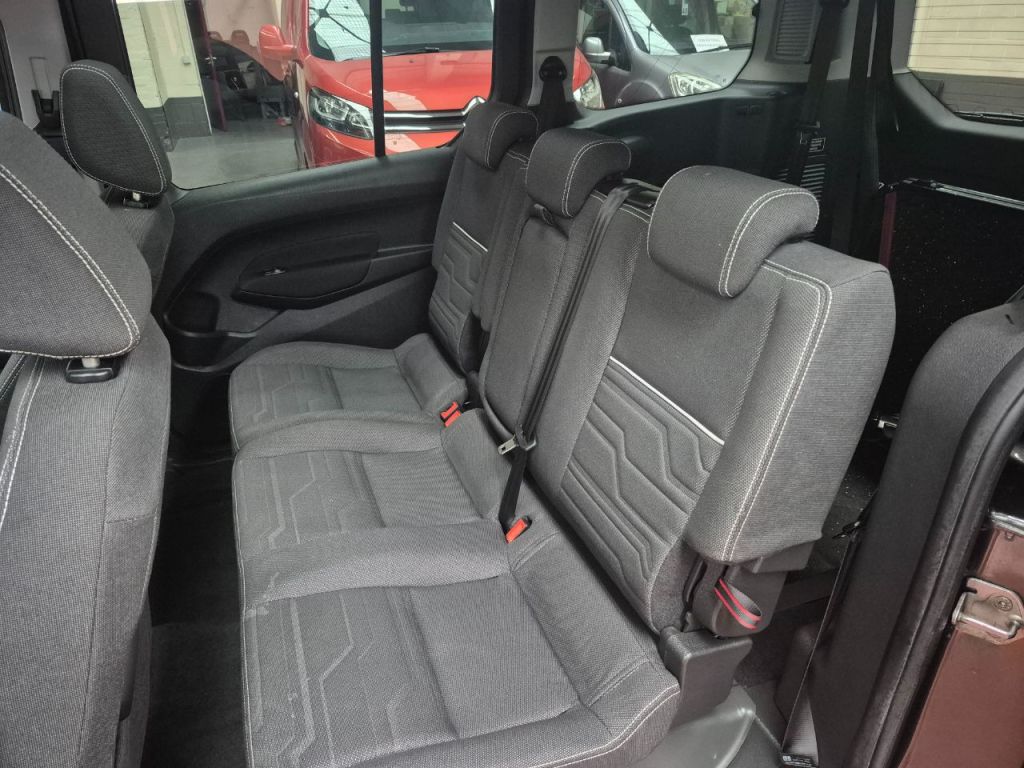 Used Ford Grand Tourneo Connect 2017 for sale - 76205835: Photo 9