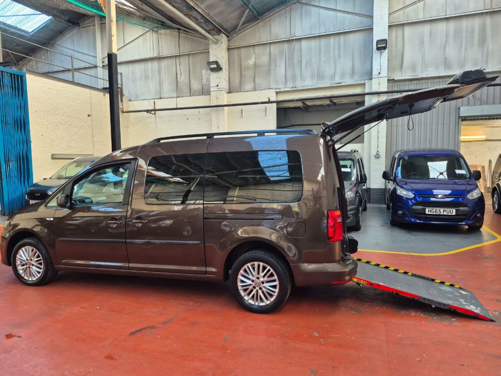 Used Volkswagen Caddy Maxi Life 2018 for sale - 76569370: Photo 30