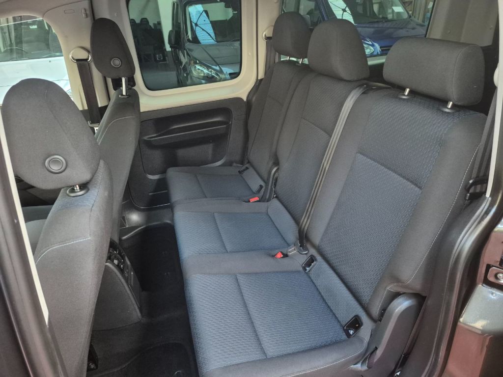 Used Volkswagen Caddy Maxi Life 2018 for sale - 76569370: Photo 8