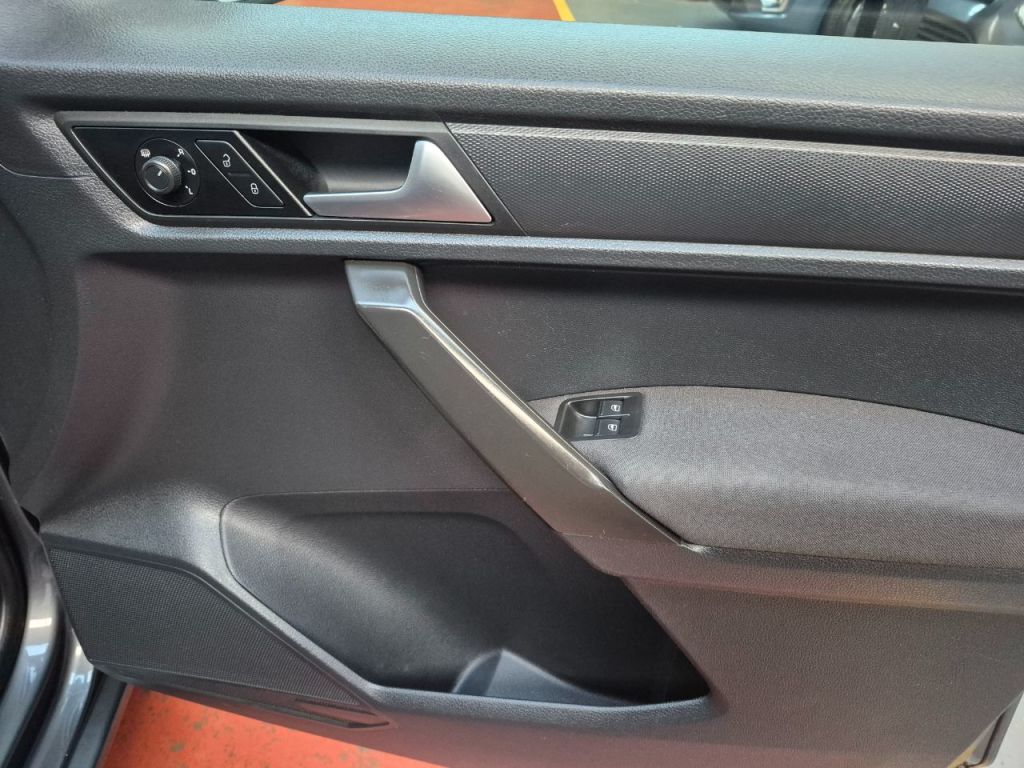 Used Volkswagen Caddy Maxi Life 2019 for sale - 76546078: Photo 21