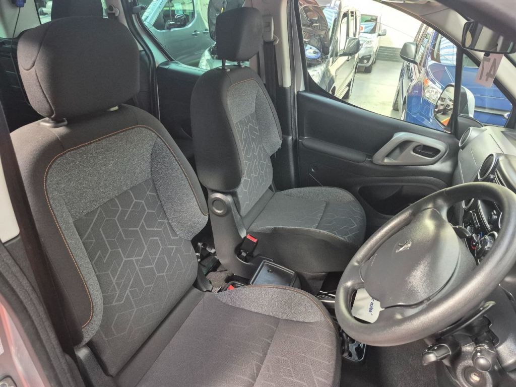 Used Peugeot Partner 2017 for sale - 76637541: Photo 16