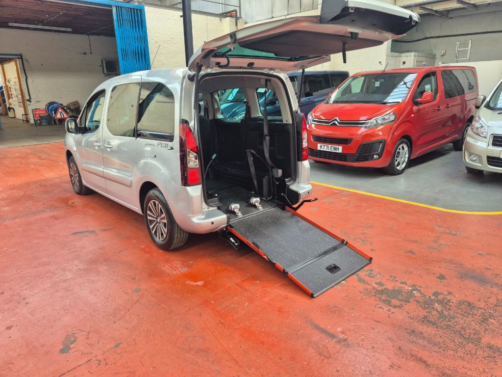 Used Peugeot Partner 2017 for sale - 76637541: Photo 4