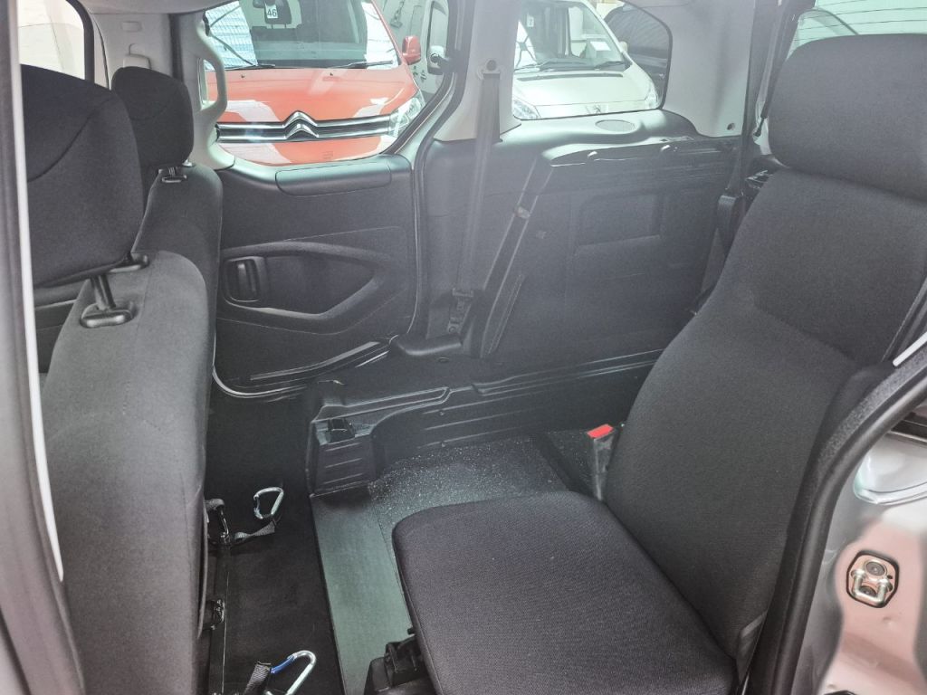 Used Peugeot Partner 2017 for sale - 76637541: Photo 9