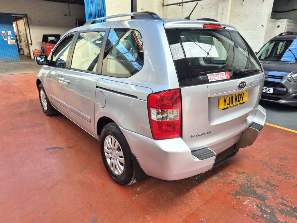 Used Kia Sedona 2011 for sale - 76340421: Photo 24