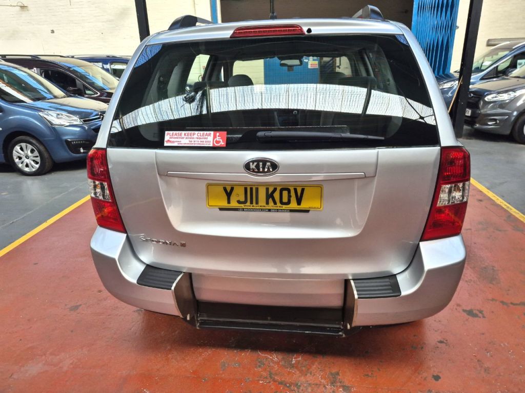 Used Kia Sedona 2011 for sale - 76340421: Photo 25