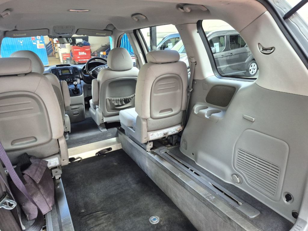 Used Kia Sedona 2011 for sale - 76340421: Photo 29