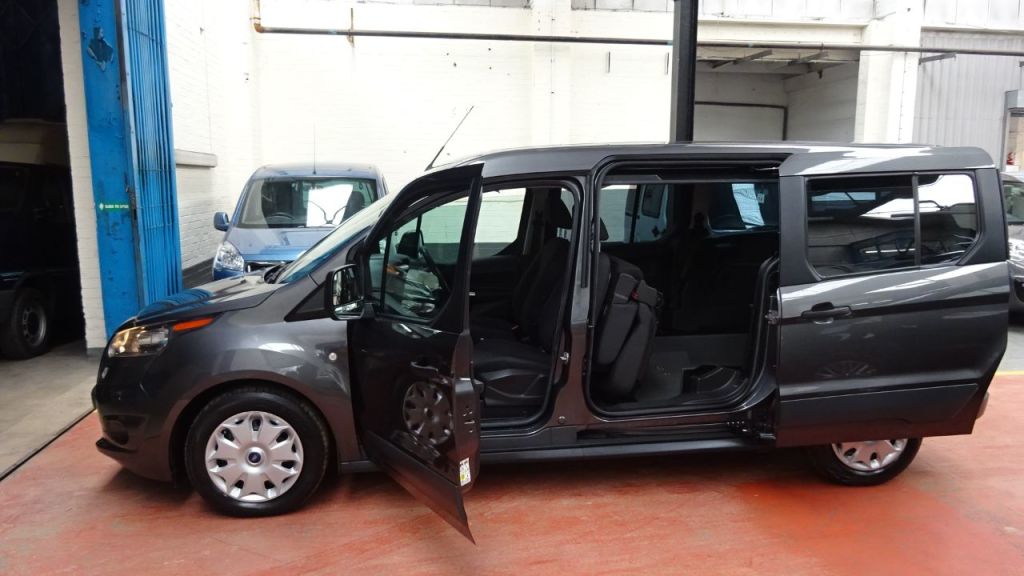 Used Ford Grand Tourneo Connect 2017 for sale - 77211659: Photo 16
