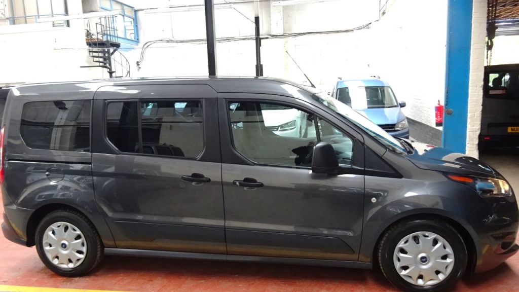 Used Ford Grand Tourneo Connect 2017 for sale - 77211659: Photo 4