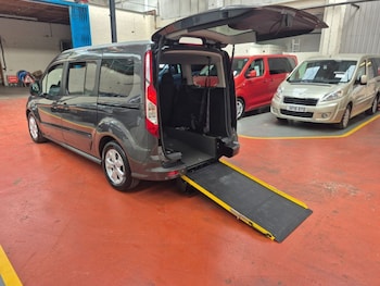Used Ford Grand Tourneo Connect 2017 for sale - 75764678: Photo