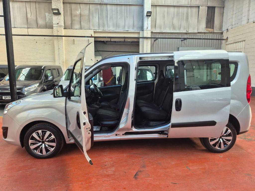 Used Vauxhall Combo 2018 for sale - 76637544: Photo 12