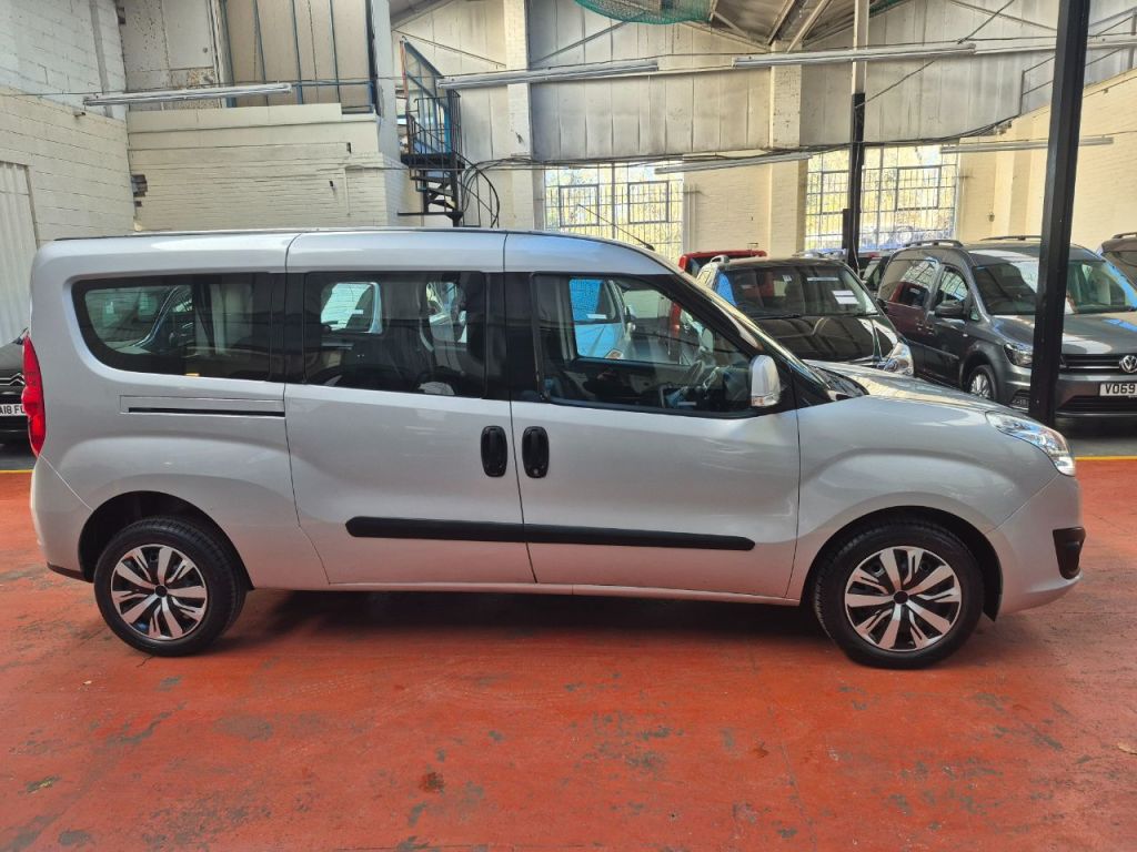 Used Vauxhall Combo 2018 for sale - 76637544: Photo 17